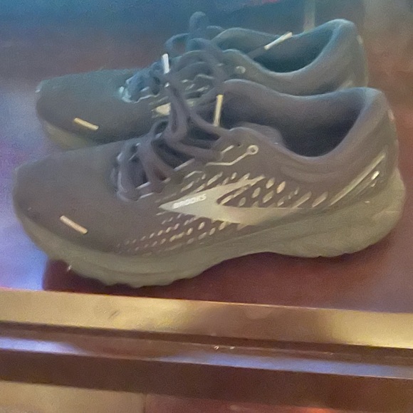 Brooks running sneakers collection - Picture 2 of 4